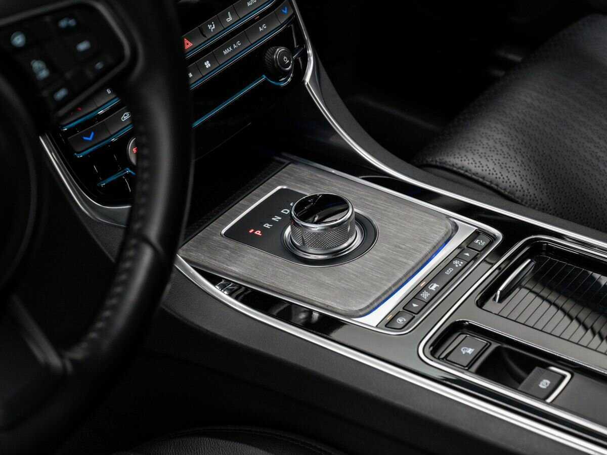 Ягуар ИксФ б/у, 2016, Автоматическая. Фото: #18