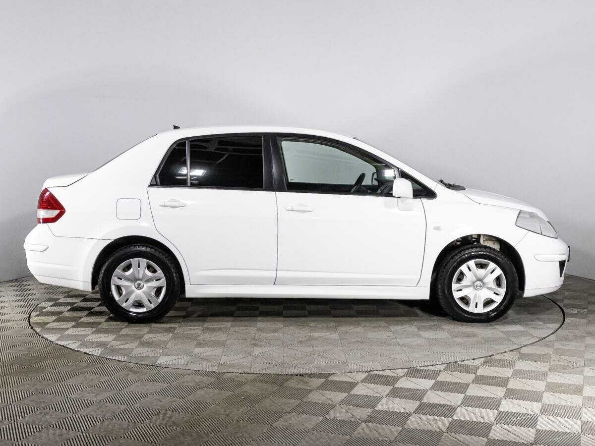 Ниссан Тиида б/у, 2013, Механическая. Фото: #3