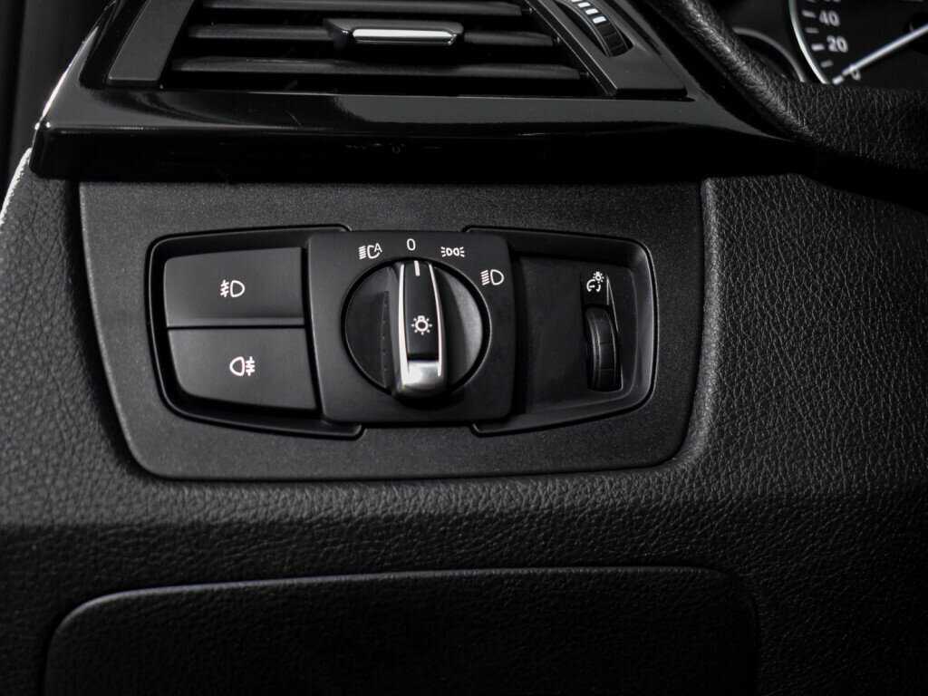 БМВ 3 серии б/у, 2017, Автоматическая. Фото: #9