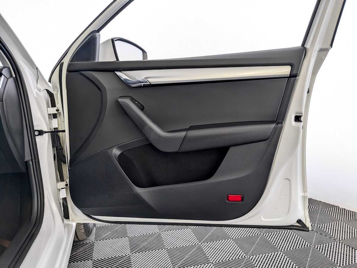 Шкода Октавия б/у, 2020, Роботизированная. Фото: #23