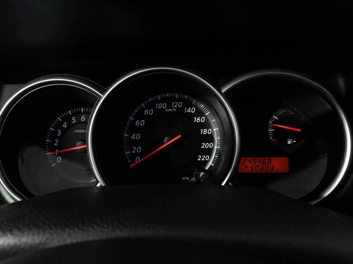 Ниссан Тиида б/у, 2013, Механическая. Фото: #11