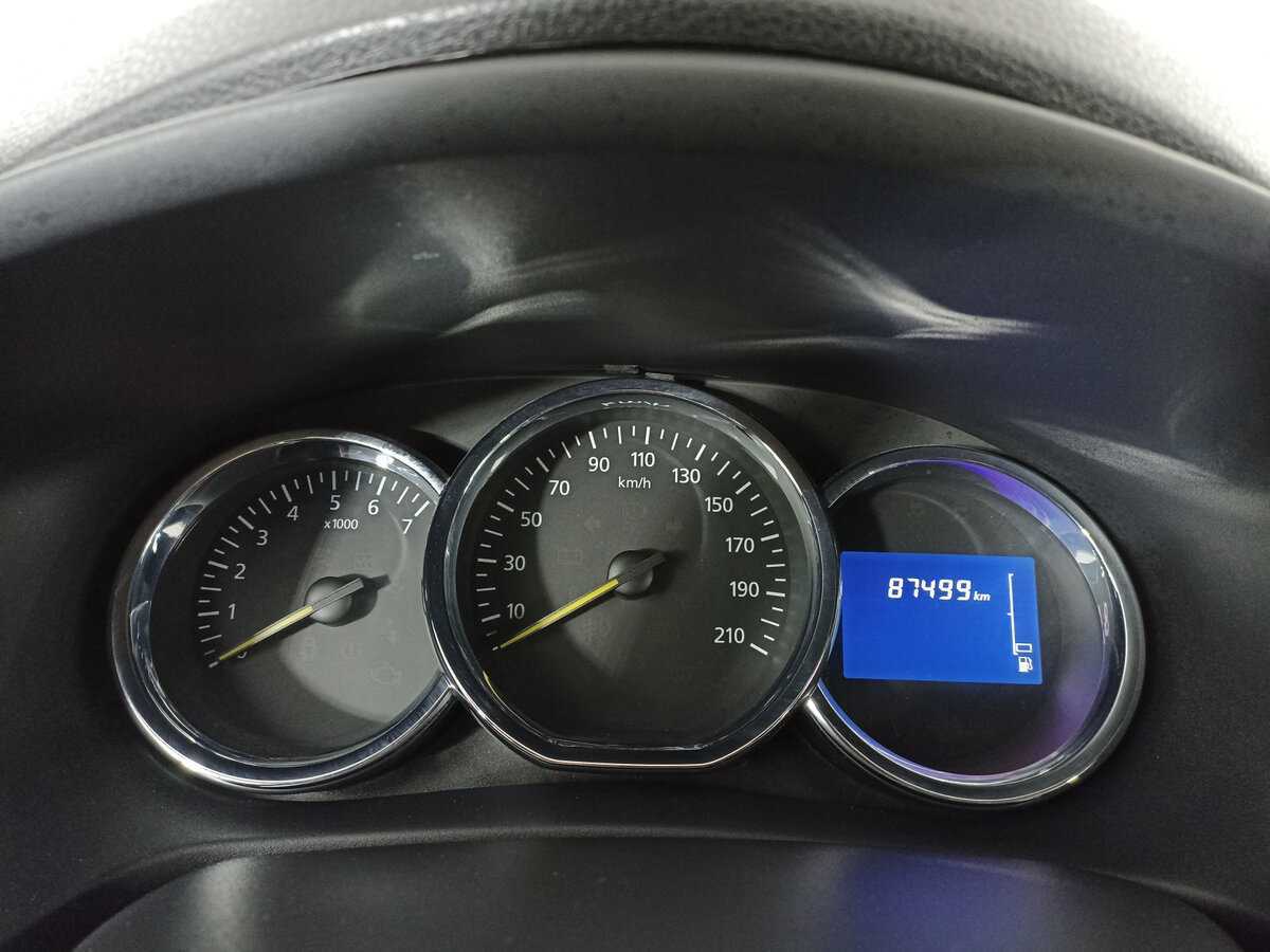 Рено Логан б/у, 2015, Механическая. Фото: #11