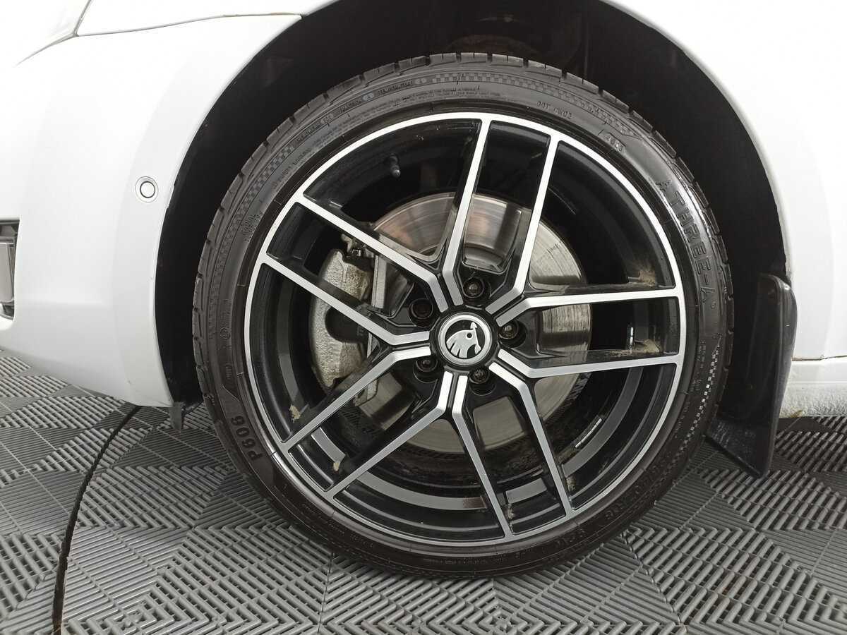 Шкода Октавия б/у, 2015, Роботизированная. Фото: #17