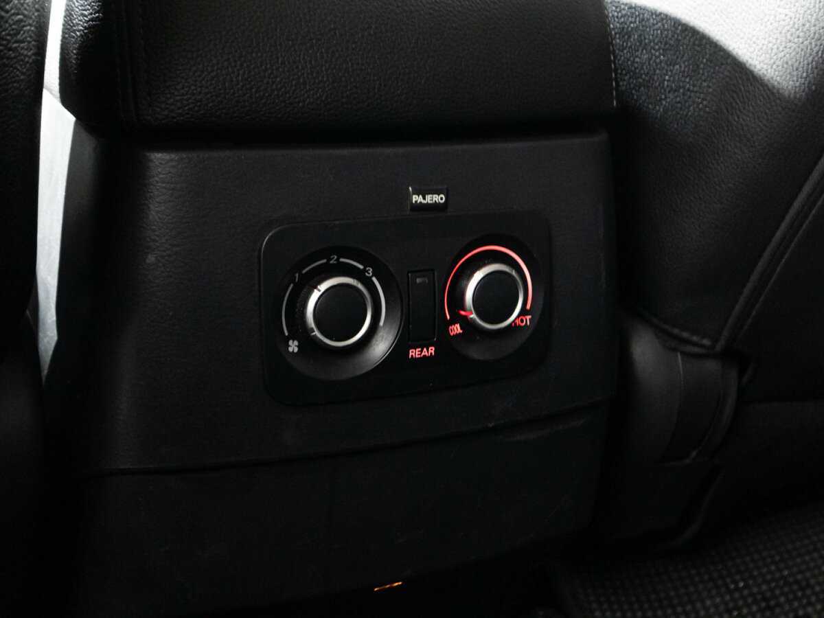 Митсубиши Паджеро б/у, 2014, Автоматическая. Фото: #17