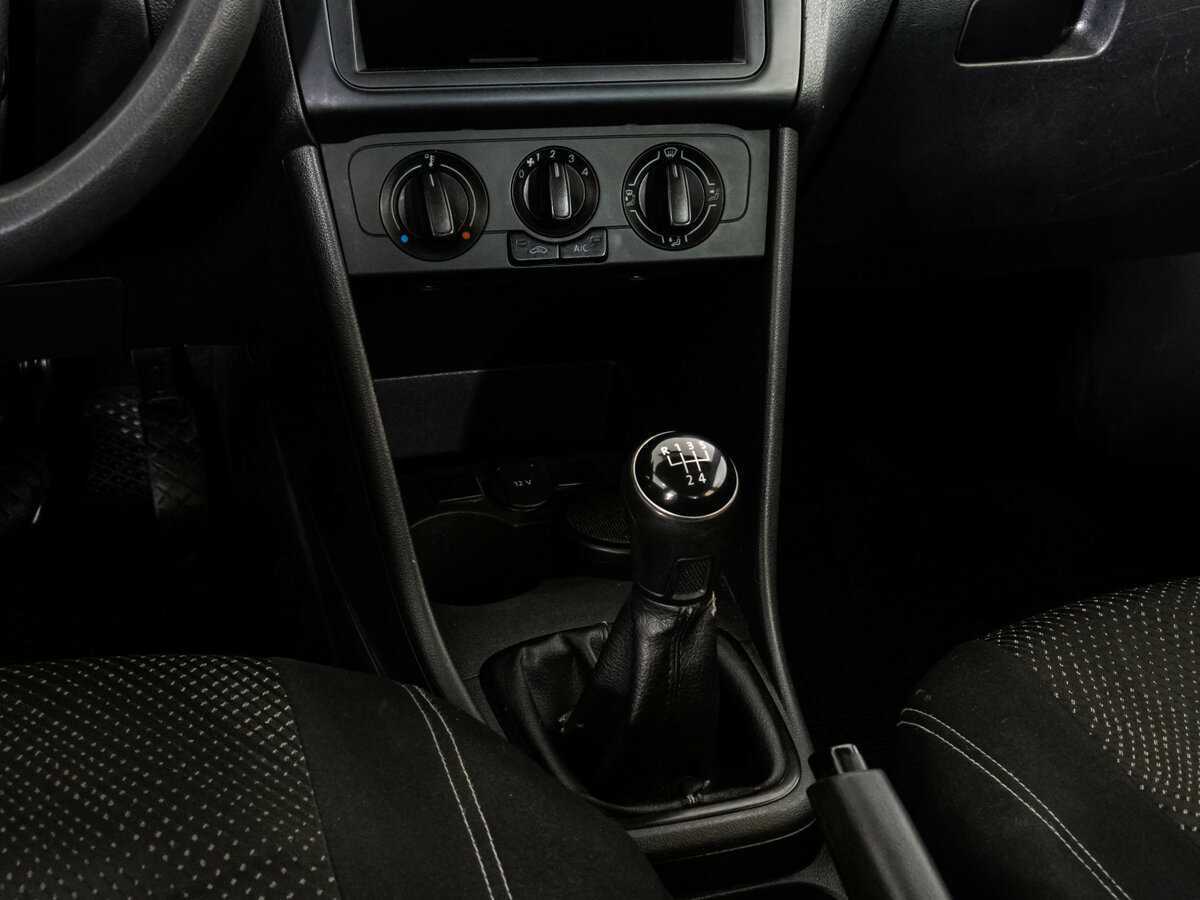 Фольксваген Поло б/у, 2017, Механическая. Фото: #9