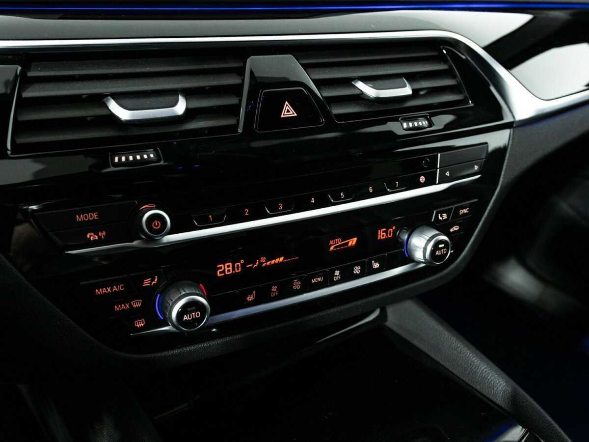 БМВ 5 серии б/у, 2017, Автоматическая. Фото: #18