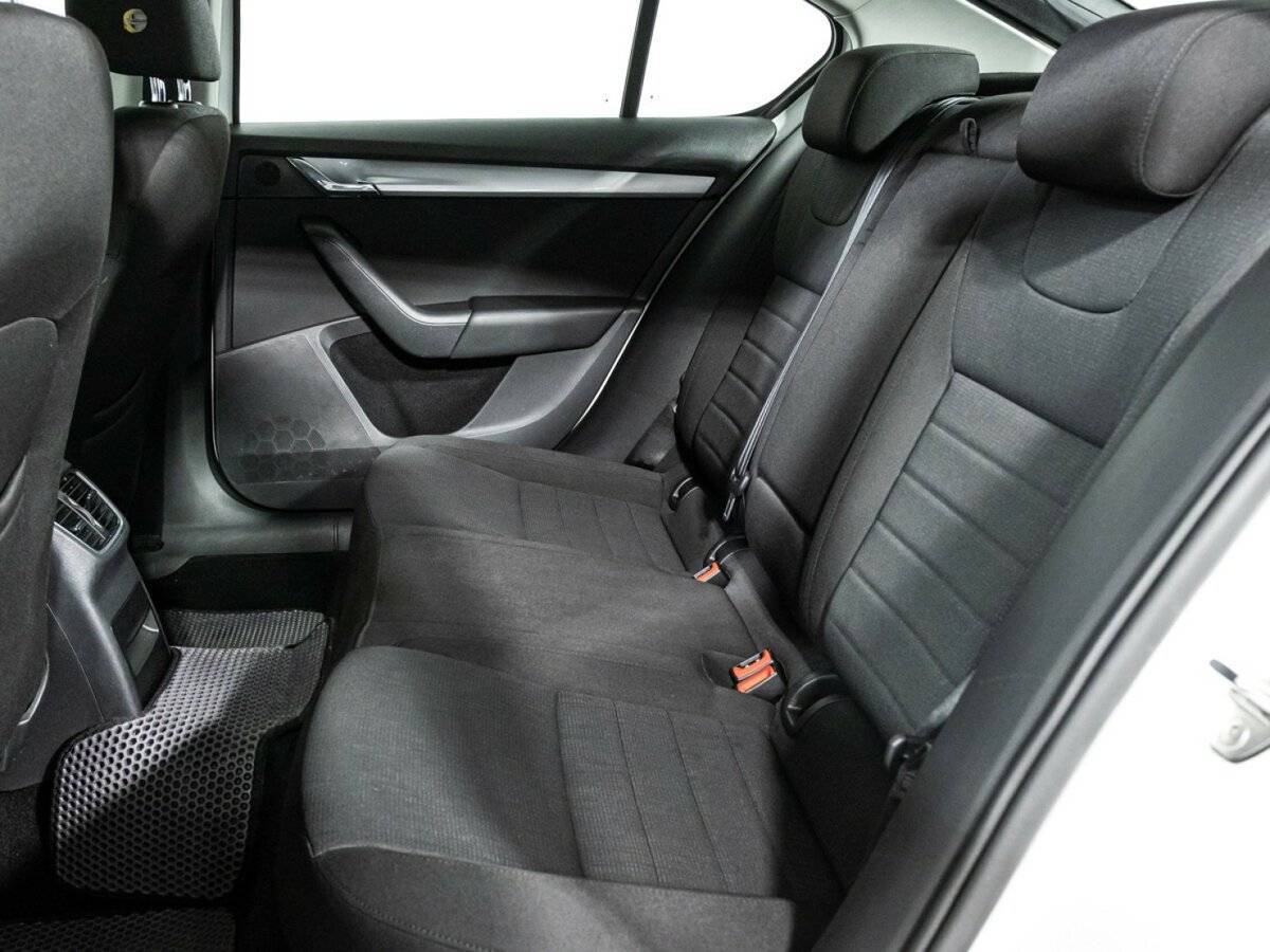 Шкода Октавия б/у, 2016, Роботизированная. Фото: #9