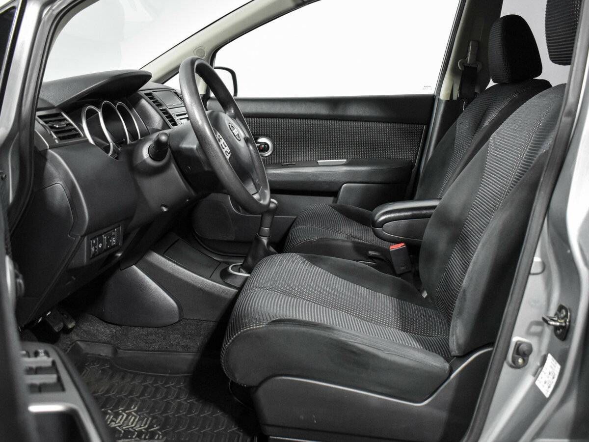 Ниссан Тиида б/у, 2013, Механическая. Фото: #9