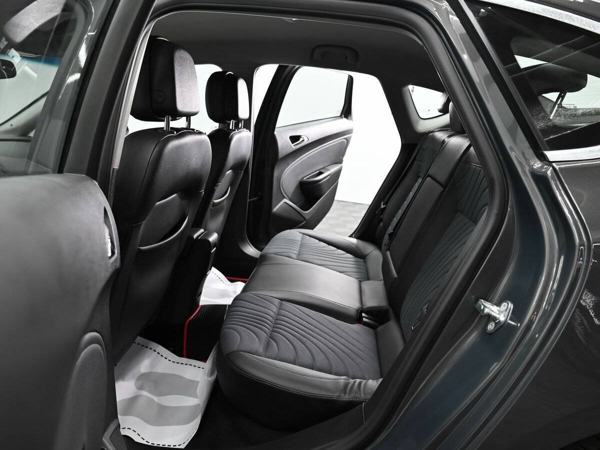 Опель Астра б/у, 2013, Автоматическая. Фото: #12