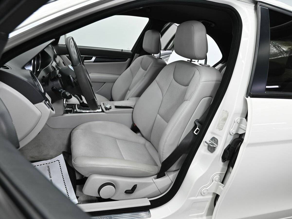 Мерседес-Бенц Ц-Класс б/у, 2012, Автоматическая. Фото: #4