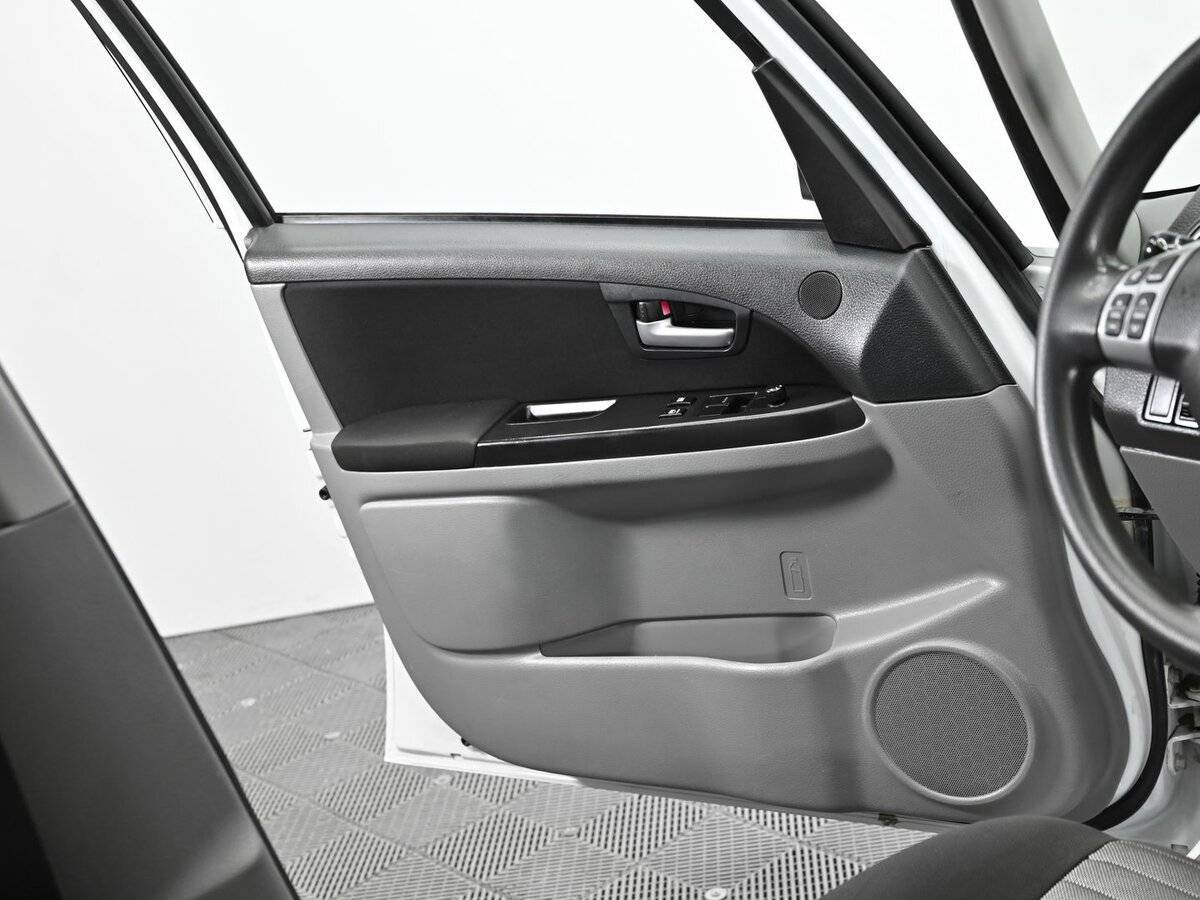 Сузуки С-Икс4 б/у, 2013, Автоматическая. Фото: #6