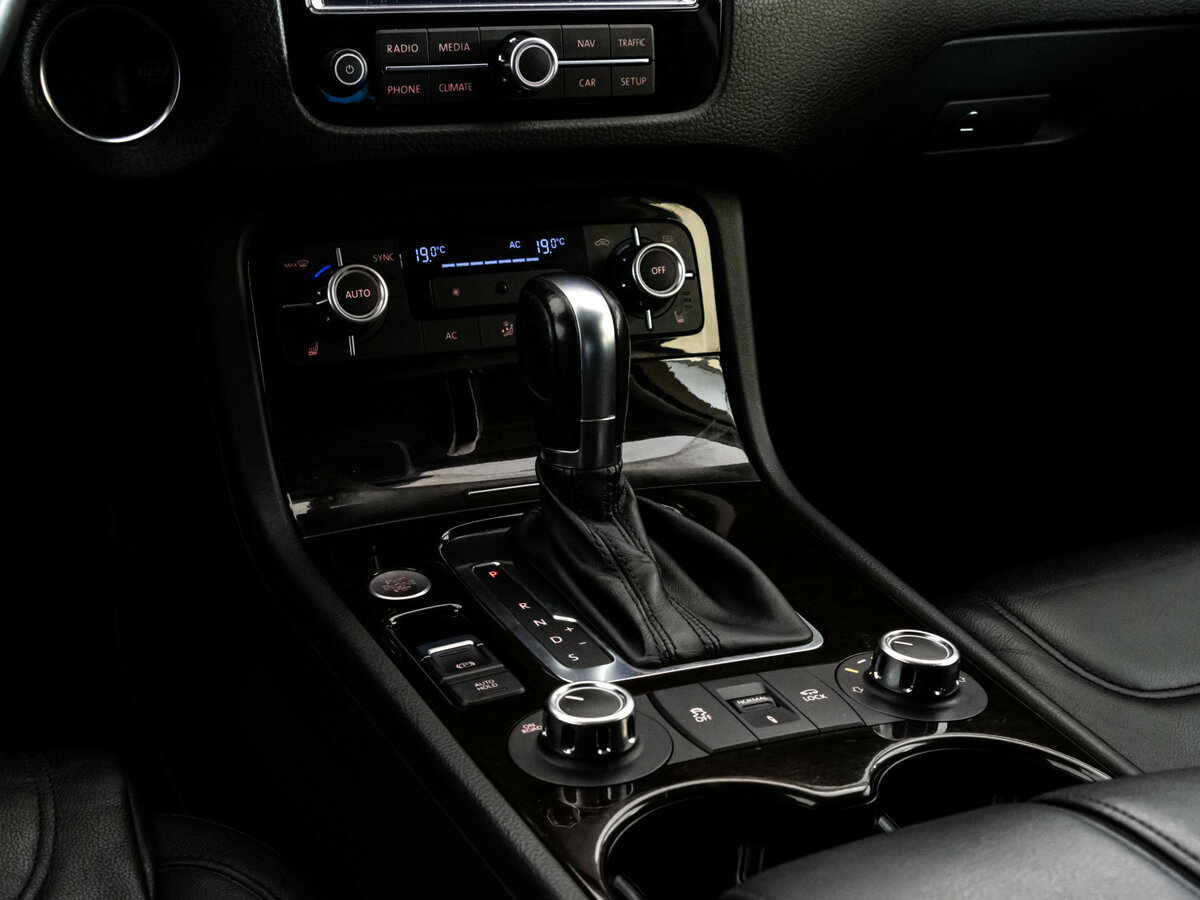 Фольксваген Туарег б/у, 2012, Автоматическая. Фото: #11