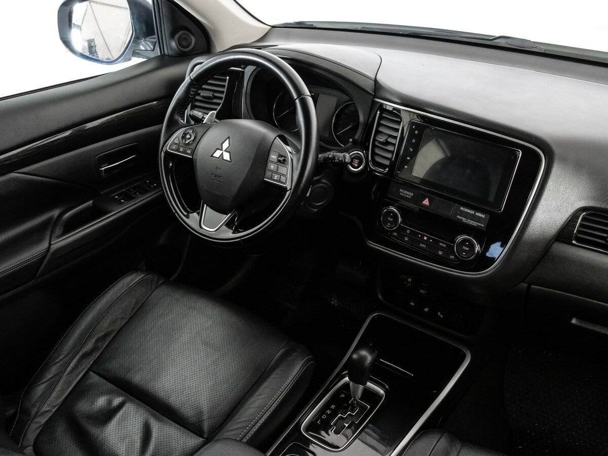 Митсубиши Оутлэндер б/у, 2017, Автоматическая. Фото: #6