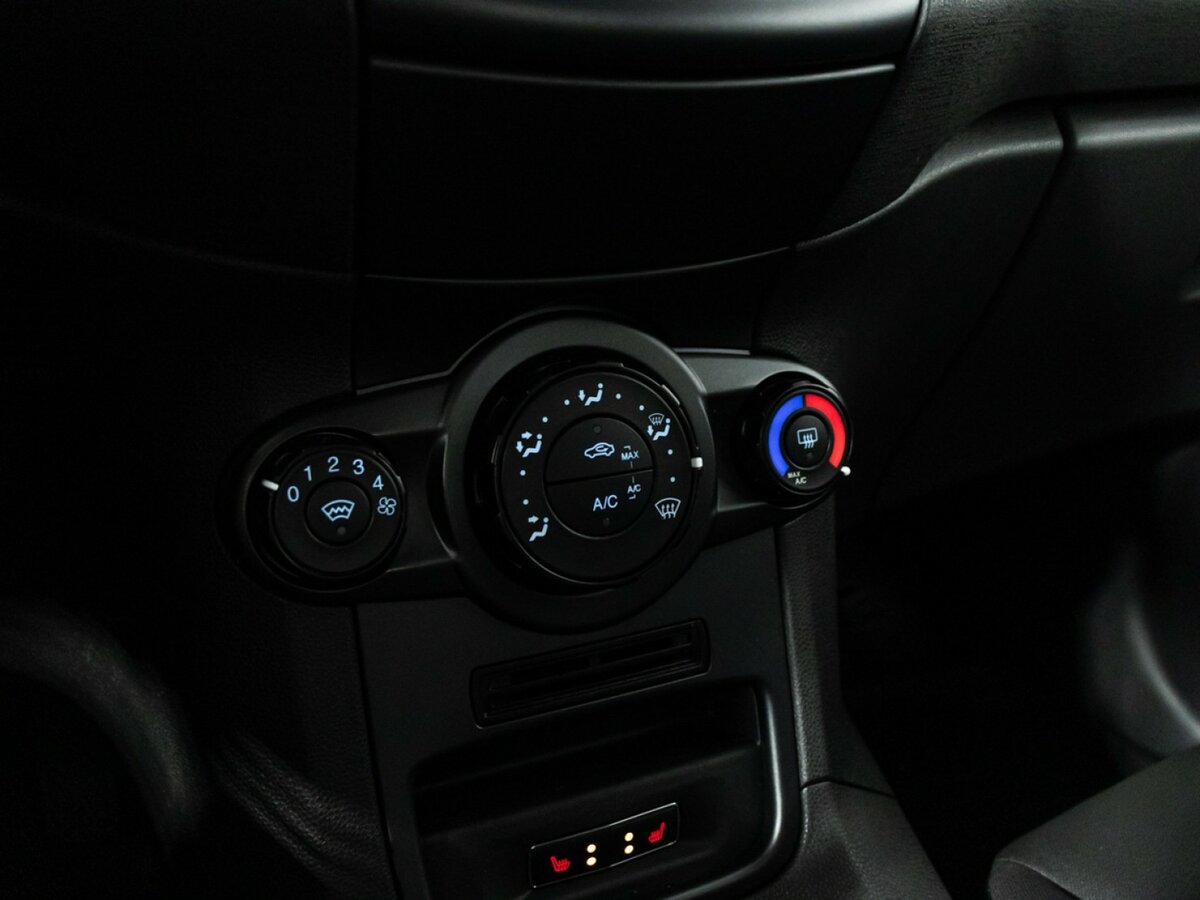 Форд Фиеста б/у, 2016, Роботизированная. Фото: #13