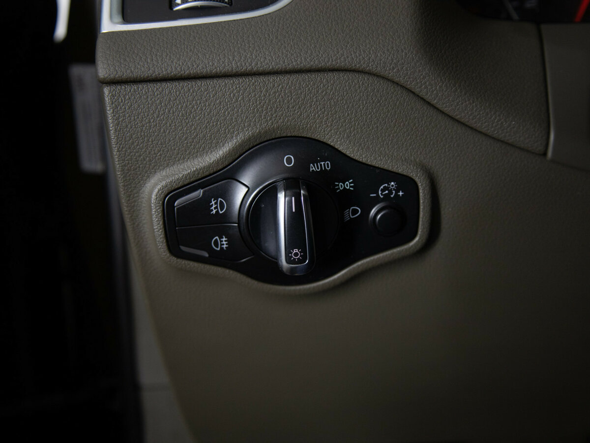 Ауди К5 б/у, 2012, Автоматическая. Фото: #12